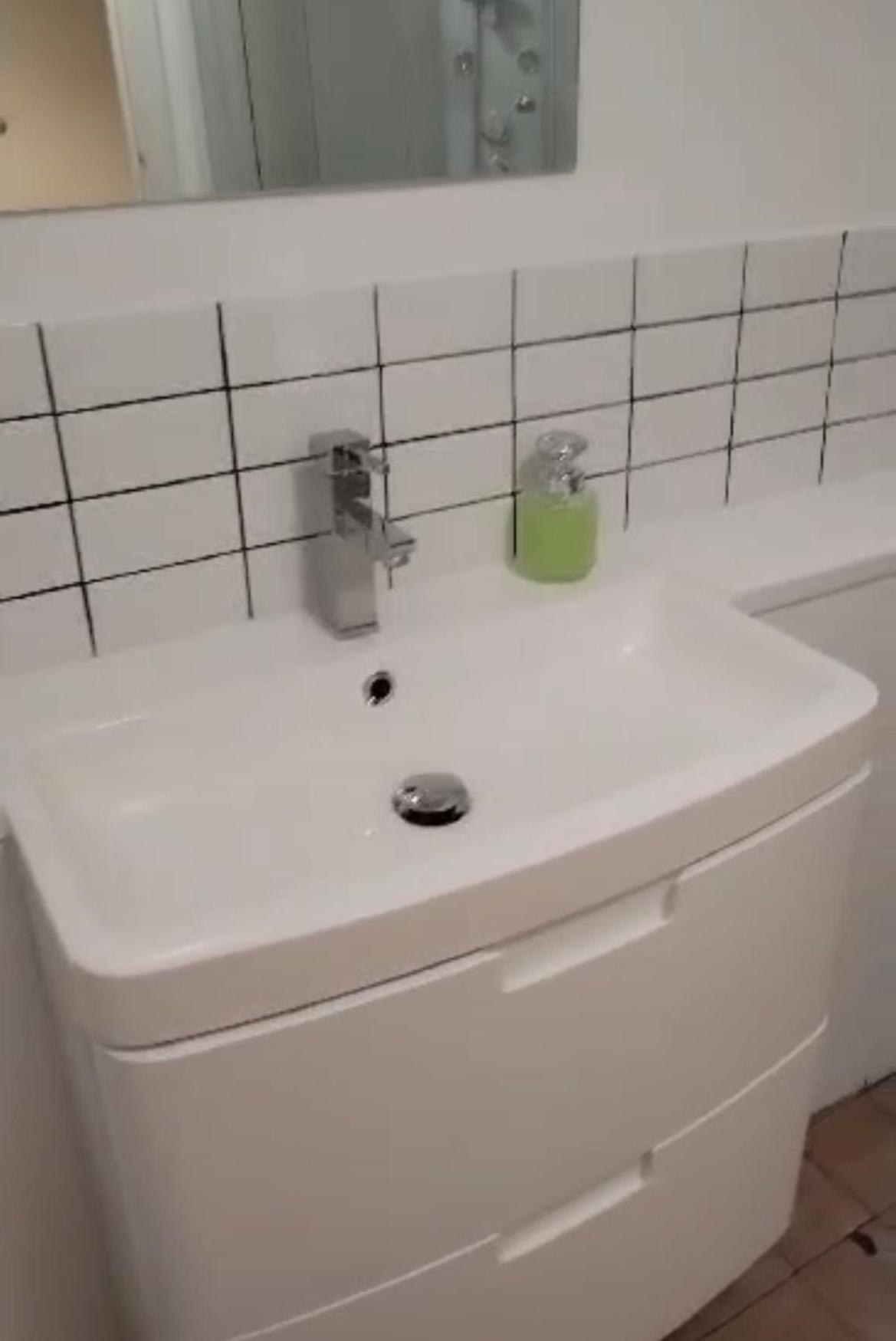 Dieppe centre charming spacious home for 2-8 guests Extérieur photo